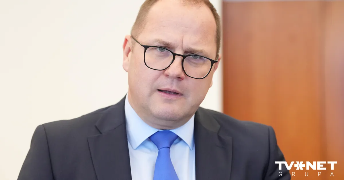 Valkas pašvaldībai jāsamazina pārvaldes izdevumi, paziņo ministrs