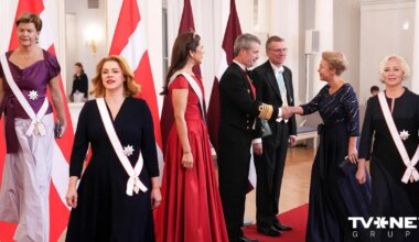 ETIĶETE ZEM LUPAS ⟩ Karaliskā elegance Rīgas pilī. Vai mēs tikām ar to galā?