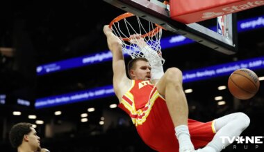 Porziņģis ar daudzpusīgu sniegumu sekmē uzvaru; "Hawks" līderis gūst traumu