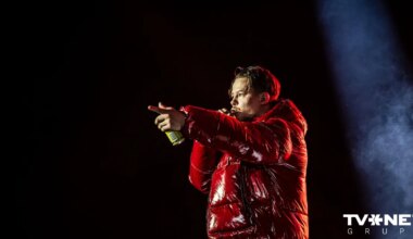 Reperis Deniss izdod minialbumu "Plejādes" un tā singlu "Pasēdēt" ar videoklipu