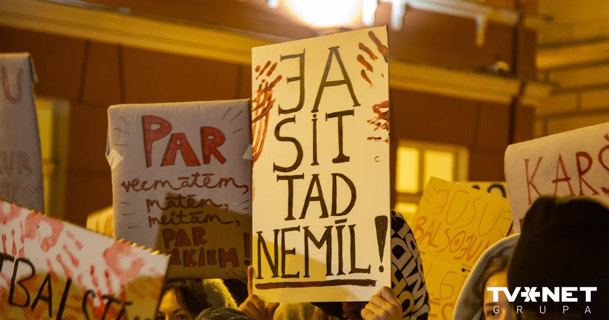 Premjere: ZZS rīcība ir kā laulībā veikti sānsoļi - Apollo.lv