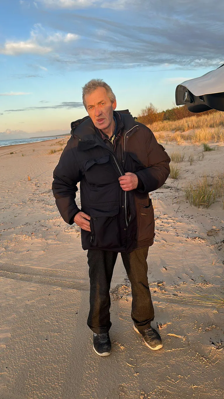 Aizturēts vīrietis aizdomās par divu sieviešu izvarošanas mēģinājumu Ādažu novada Kalngalē.