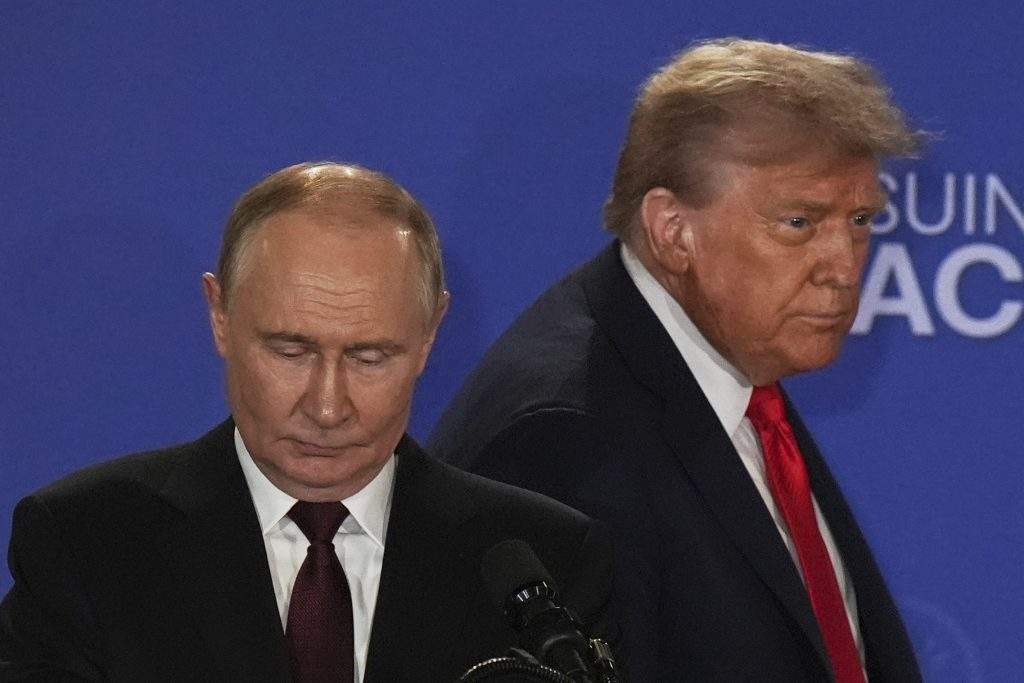 
Vladimirs Putins un Donalds Tramps
