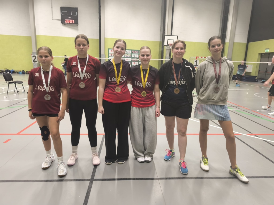 Badmintonisti izcīna medaļas Olainē!