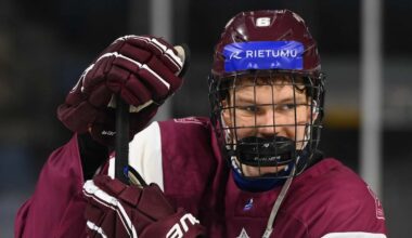 Jaunais talants Šmits par veiksmīgo sezonas sākumu un NHL klubu uzmanību