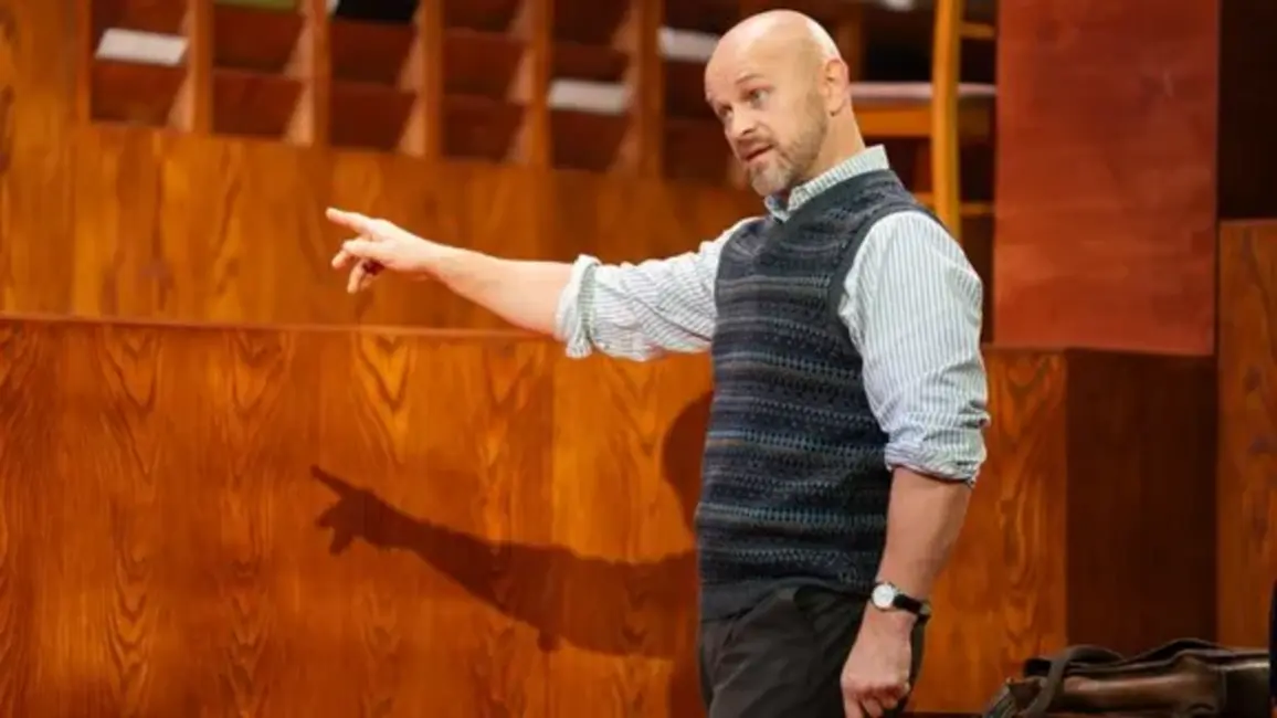 Lauris Dzelzītis atgriežas uz Dailes skatuves komēdijā "Vēl pa vienam"