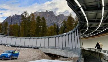 Nobrauc "kopā" ar sportistu – Latvijas kamaniņu saime atrāda OS trasi Kortīnā – Ziemas sports – Sportacentrs.com