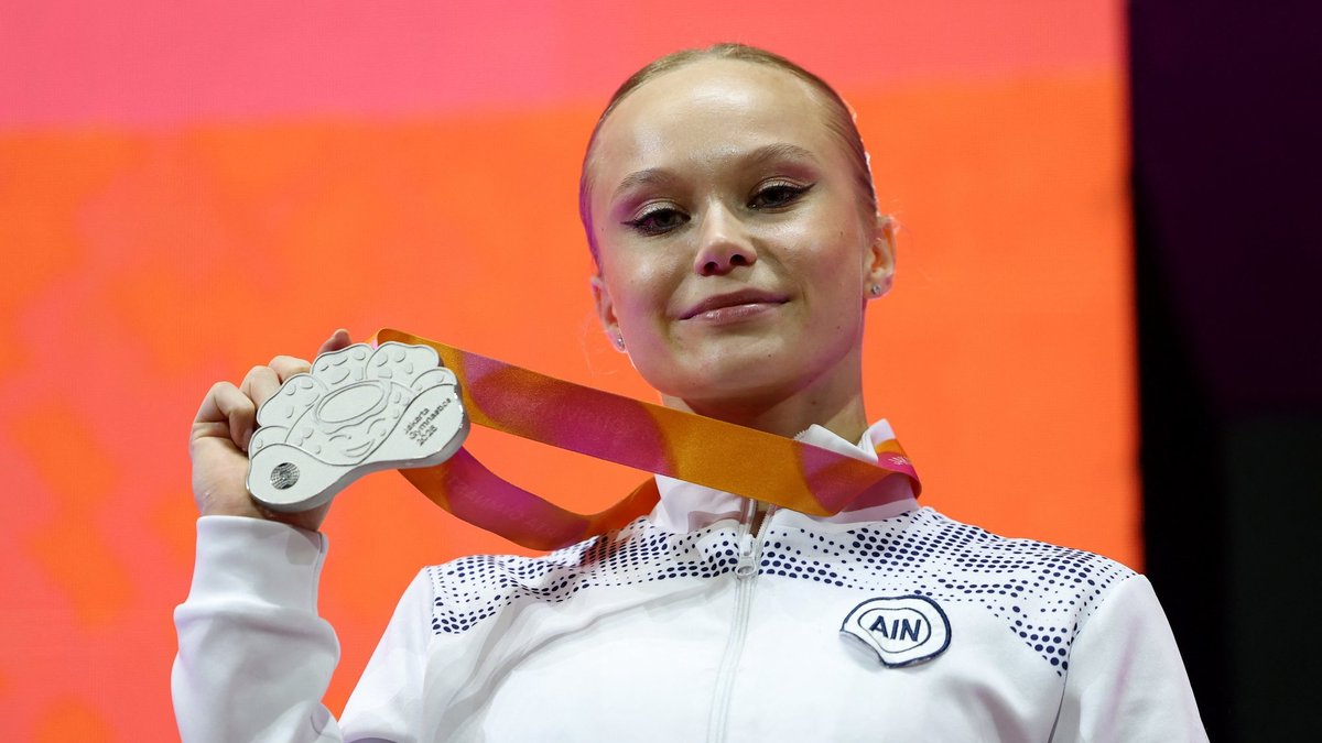 Ukrainas karu atbalstoša krievu vingrotāja kļūst par pasaules čempioni