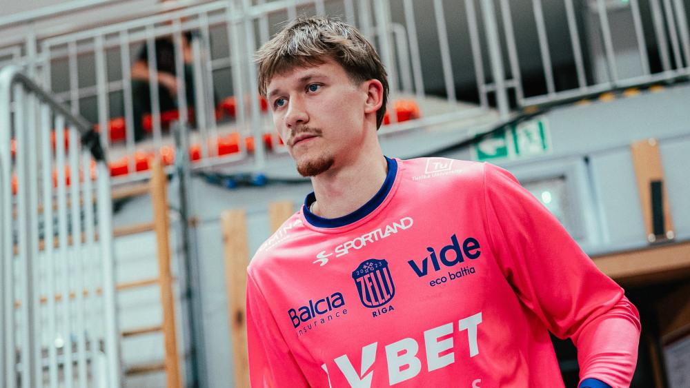 "Rīgas Zeļļi" spraigā galotnē nosargā vadības grožus Pērnavā – Basketbols – Sportacentrs.com