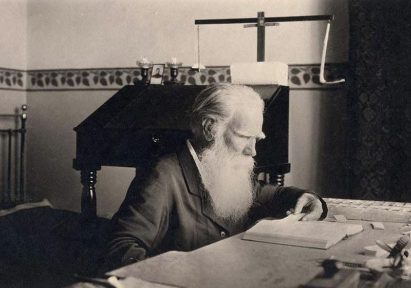 31. oktobris vēsturē un senās avīzēs. Dainu tēvs un viņa mūža darbs