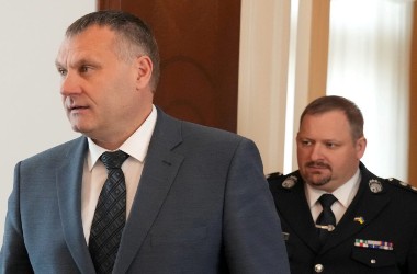 Kariņa lidojumu lieta un prokuratūras īpašie klienti: visi prusaki atmazgāti vai salīduši šķirbās, un atlikušajam grēkāzim miljons pārvērties par 90 tūkstošiem eiro - Pietiek.com