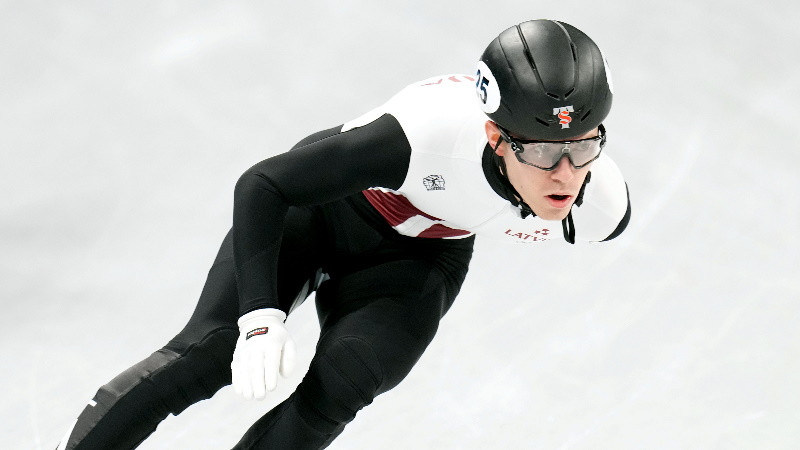 Bērziņam Pasaules šorttreka tūrē piektā vieta B finālā – Ziemas sports – Sportacentrs.com