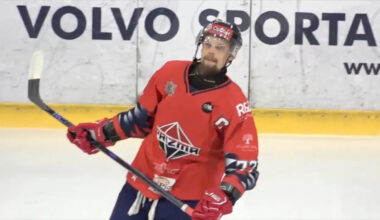 Roberts Jekimovs turpina bombardēt – Hokejs – Sportacentrs.com