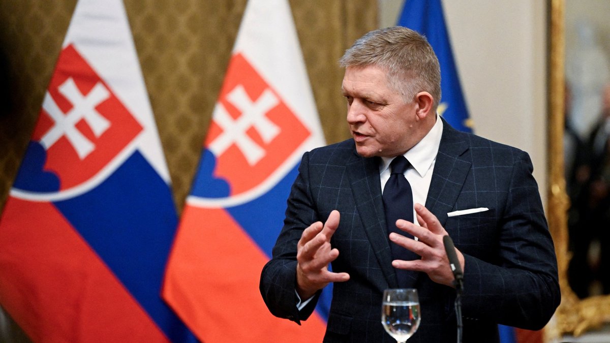 Slovākija piešķīrusi Ukrainai pirmo militārās palīdzības paketi kopš Fico stāšanās amatā