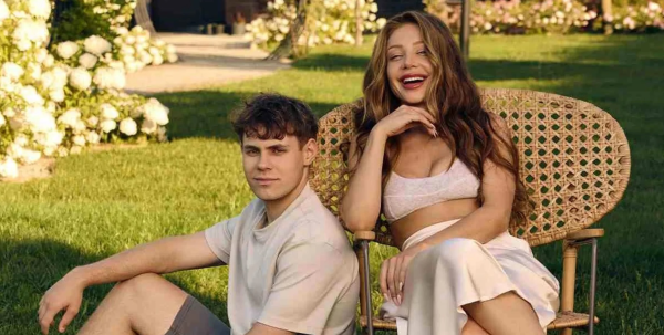 Tīna Karola paskaidroja, kāpēc izveda dēlu uz ārzemēm