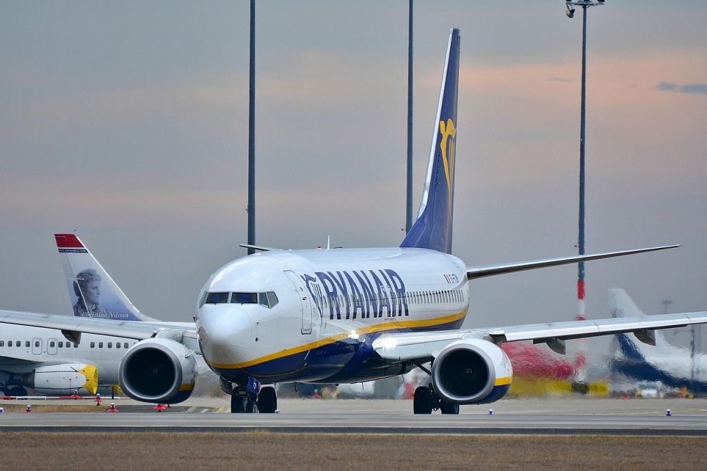 Ryanair ziemas sezonā no Rīgas atcels septiņus galamērķus :: Dienas Bizness