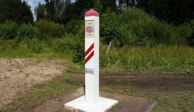 Turpmāk Latvijas robežas šķērsošanas rindu regulēs elektroniski :: Dienas Bizness