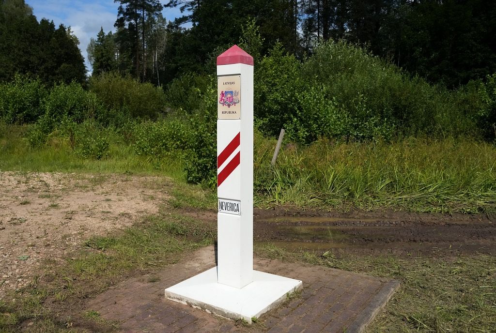 Turpmāk Latvijas robežas šķērsošanas rindu regulēs elektroniski :: Dienas Bizness