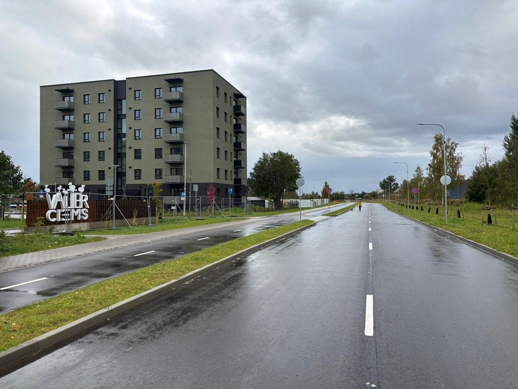 Ekspluatācijā nodota pirmā Valterciema māja Dreiliņos :: Dienas Bizness