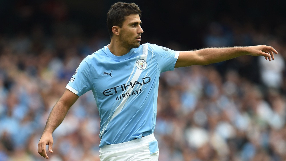 Spānijas futbola izlasei tuvākajās spēlēs traumas dēļ nepalīdzēs Rodri – Futbols – Sportacentrs.com