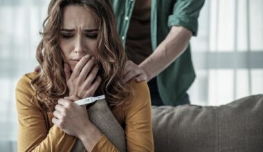 Vairākas organizācijas skarbi kritizē iecerētās izmaiņas abortu veikšanā un vēršas pie amatpersonām