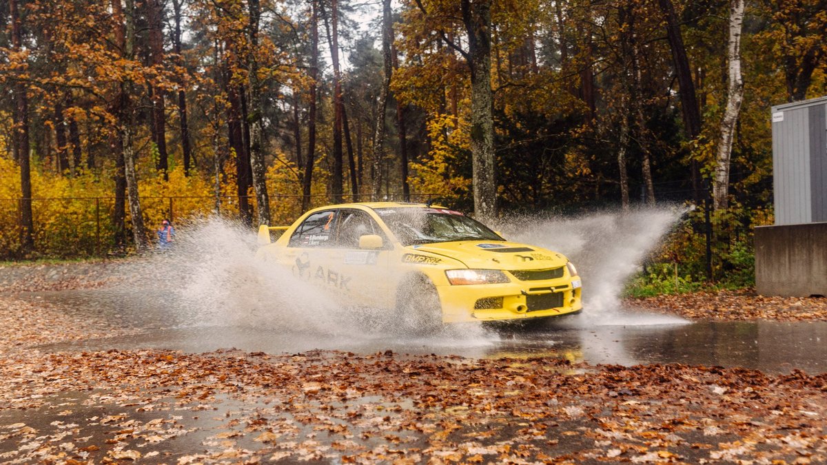 "Raganas katla" intriga un cīņa ar dabas stihiju – rallija sezonas noslēguma iespaidīgākie kadri