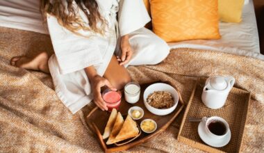 Septiņas populāras brokastis, kas patiesībā kaitē – un veselīgākas to alternatīvas