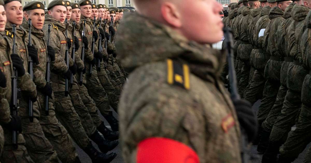 Ieslodzīja seifā, sita un smacēja – Lietuvai tiek nodots krievu karavīrs, kurš Ukrainā spīdzināja lietuvieti