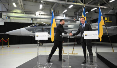 Zviedrija Ukrainai pārdos iznīcinātājus Gripen