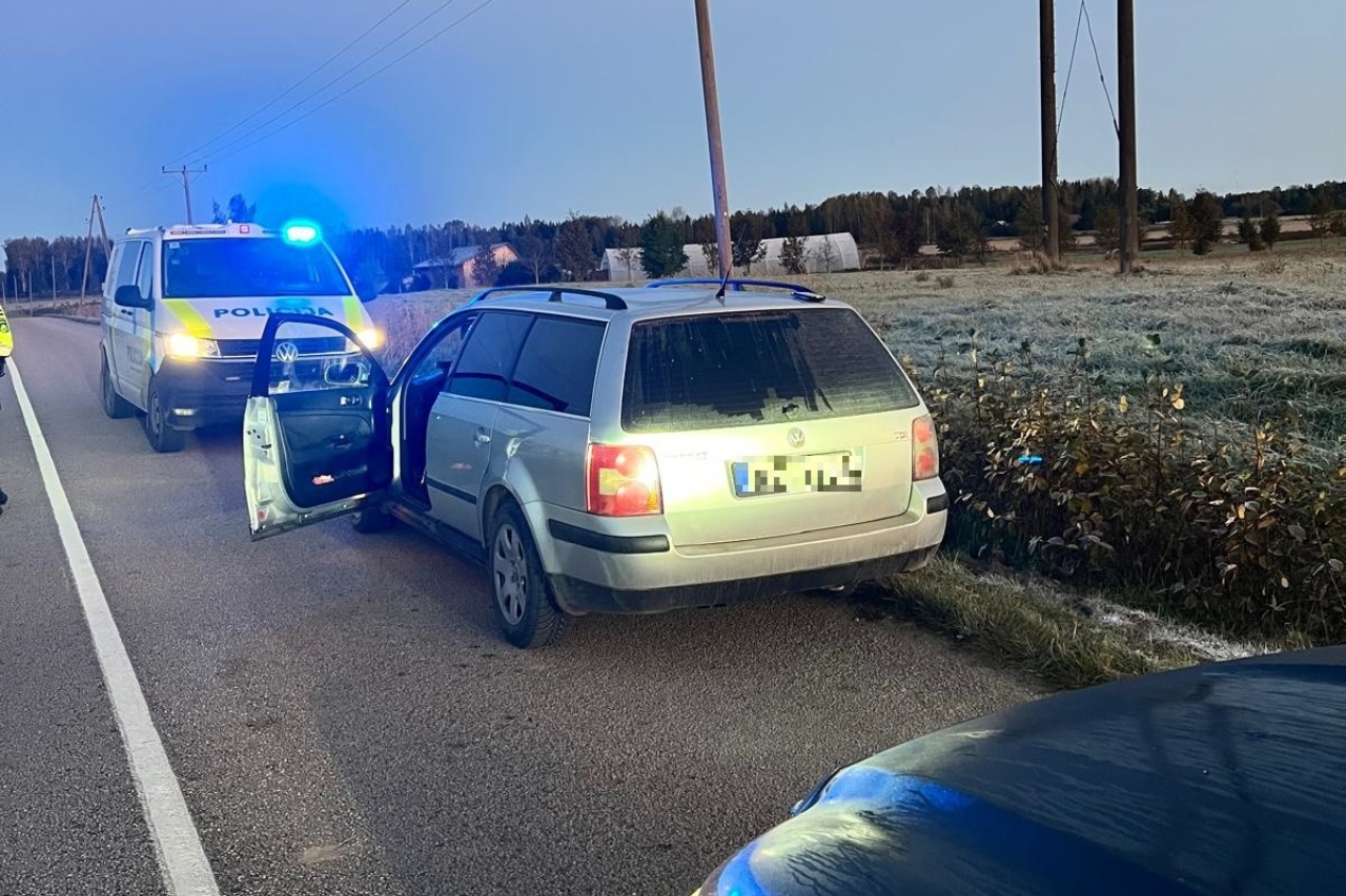 Robežsargi ar policiju dzenas pakaļ narkotiku kontrabandistiem