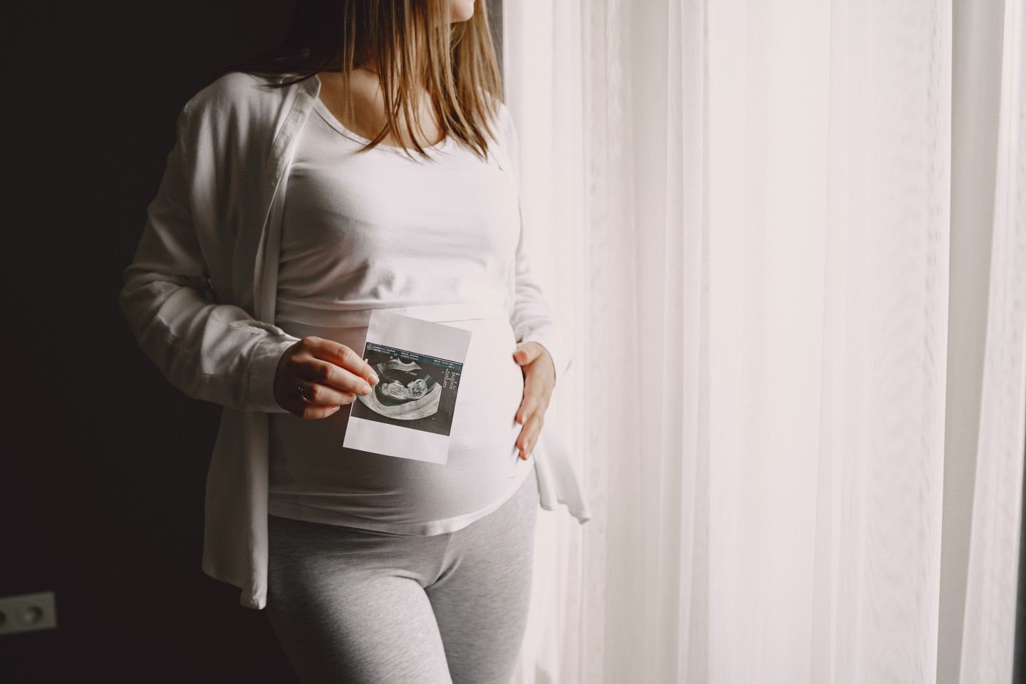 14 gadus veca skolniece dzemdē bērnu: diskusija par bērnu tiesībām Kazahstānā