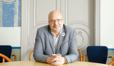 Kraulis skaidro, kā tiks galā ar finanšu grūtībām Valkas novadā