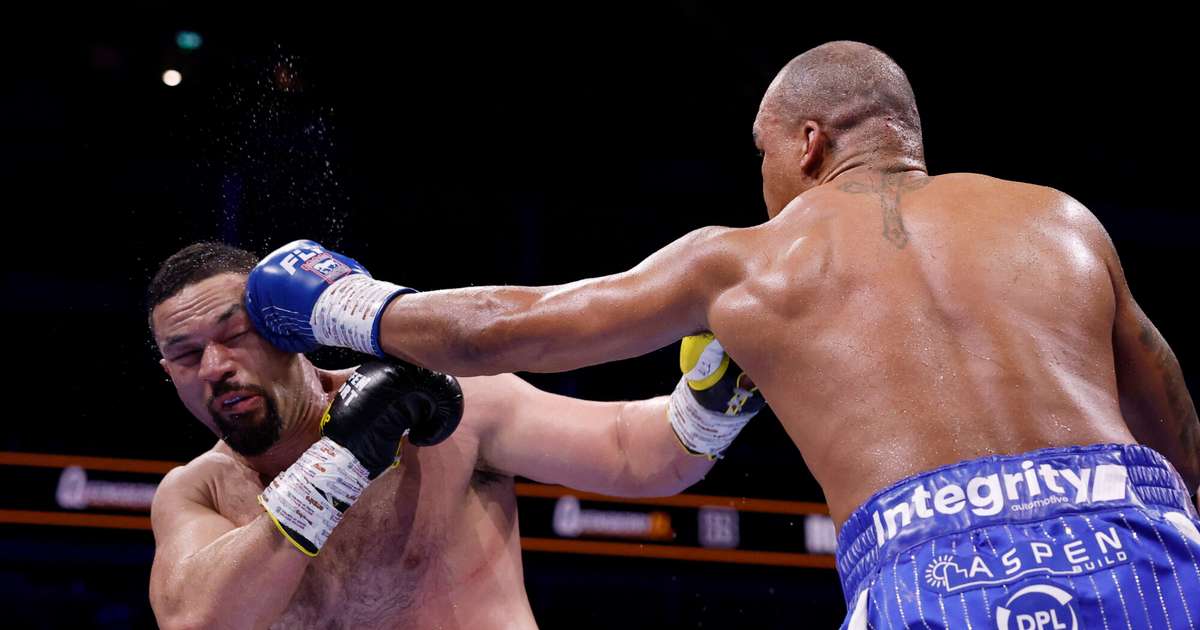 Vardlijs 11. raundā pārsteidzoši sakauj Pārkeru un kļūst par WBO pagaidu čempionu
