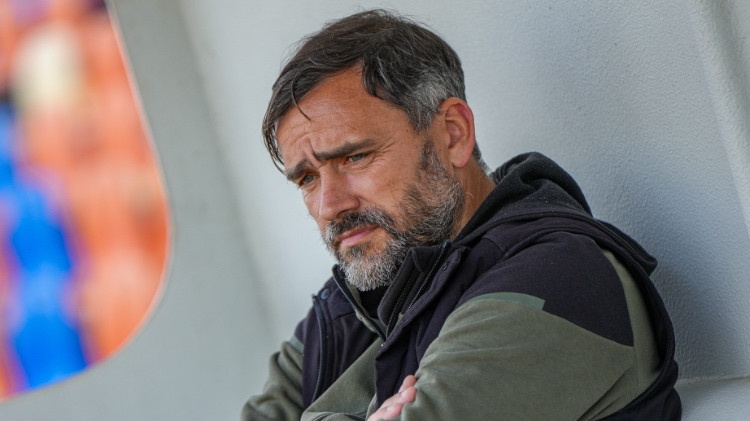 Latvijas kausa finālā iekļuvusī "Auda" šķiras no galvenā trenera Kalna – Futbols – Sportacentrs.com