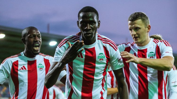 "Liepāja" iegūst bronzu, "Auda" treneru debijā uzbrūk un sit savos vārtos – Futbols – Sportacentrs.com