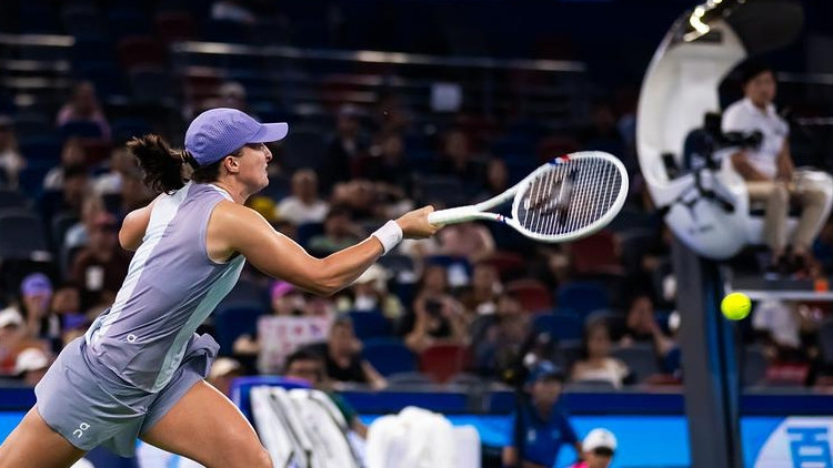 Švjonteka pirmoreiz iekļūst Uhaņas "WTA 1000" ceturtdaļfinālā, arī Gofa tiek tālāk – Teniss – Sportacentrs.com