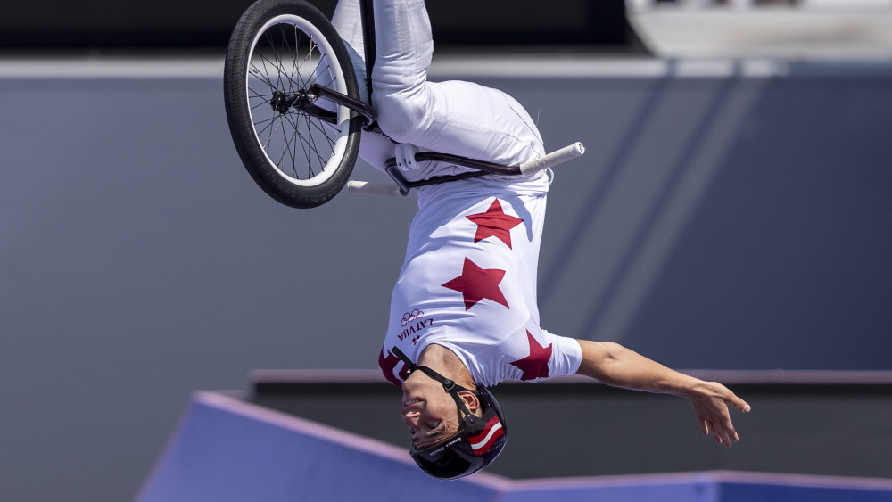 Divi Latvijas BMX frīstaila sportisti šonedēļ Nīderlandē startēs EČ – Riteņbraukšana – Sportacentrs.com