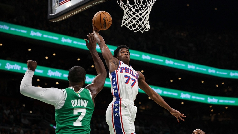 ''76ers'' pirmgadnieks raksta vēsturi un gremdē ''Celtics'', Jannim 37+14, ''Knicks'' pieveic Cavs – Basketbols – Sportacentrs.com