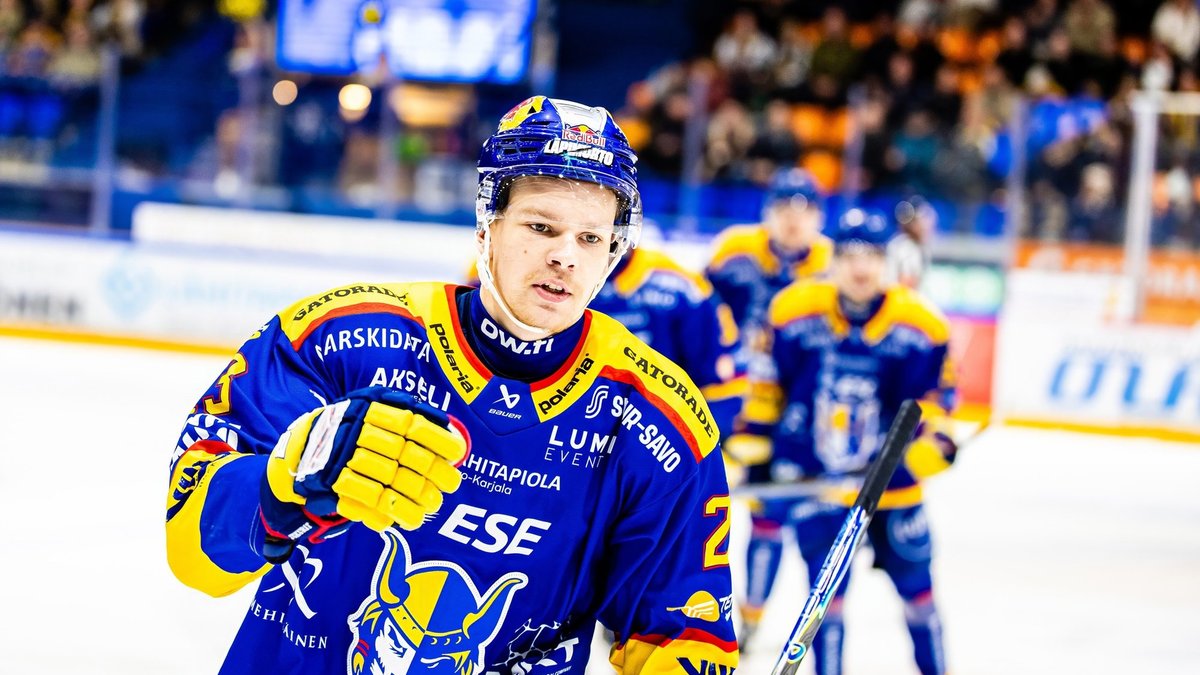 Latvijas hokeja supertalants tomēr pievienosies izlasei pārbaudes turnīrā Vācijā