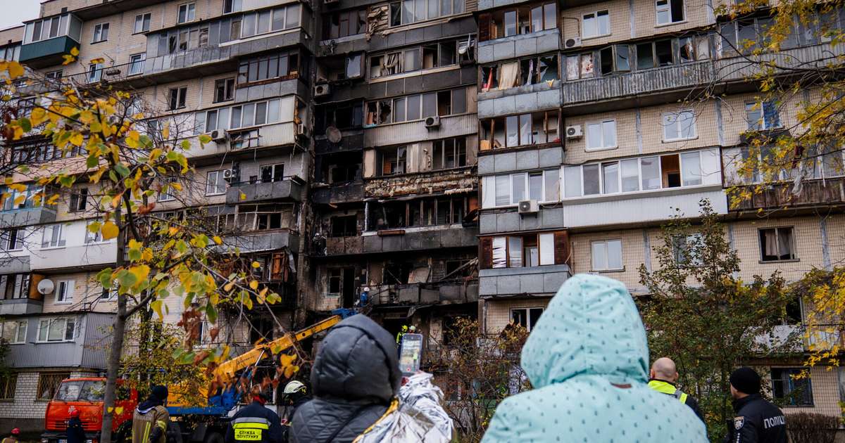 Okupantu dronu triecienos Kijivā trīs nogalināti, bet vēl vismaz 31 cilvēks ievainots - tv3.lv