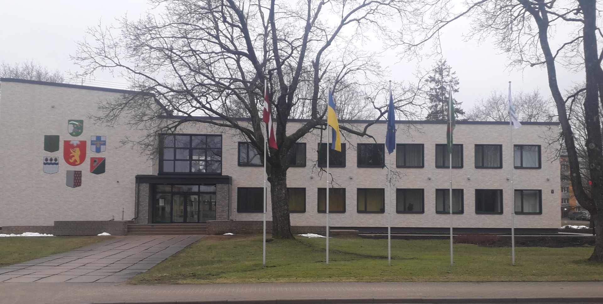 KNAB rosina uzsākt kriminālvajāšanu pret trim Valkas novada pašvaldības amatpersonām par iespējamu krāpšanu lielā apmērā ES struktūrfondu piesaistē