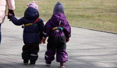 Aizdomīgs vīrietis Liepājā iebrūk vairākos bērnudārzos: ielavījies teritorijā aiz tēta, kurš gājis pakaļ savam bērnam