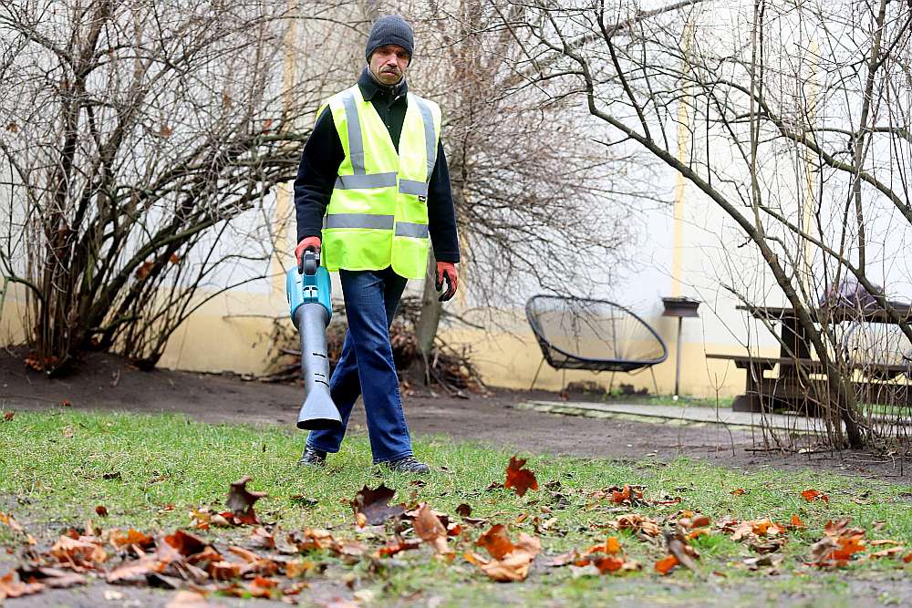 “Apgaismojiet, Kleinberga kungs, kā tieši tas tiks kontrolēts?” Rīdzinieki smīn par jaunajiem noteikumiem pilsētā