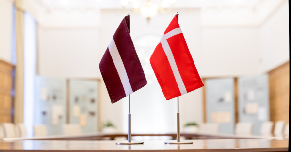 Sākas Dānijas karaļpāra valsts vizīte Latvijā. B. Braže ar Dānijas ārlietu ministru pārrunās divpusējos un drošības jautājumus, sadarbības paplašināšanu kvantu tehnoloģiju jomā