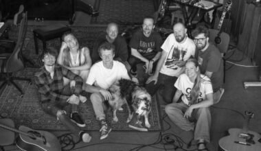 “The Sound Poets” izdod jaunu singlu “Tu manī ugunis dedz” un aicina uz koncertu Palladium