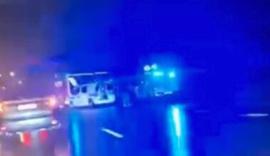 Smaga avārija uz Jūrmalas šosejas. Mocim saduroties ar auto, slimnīcā nogādāti divi cilvēki