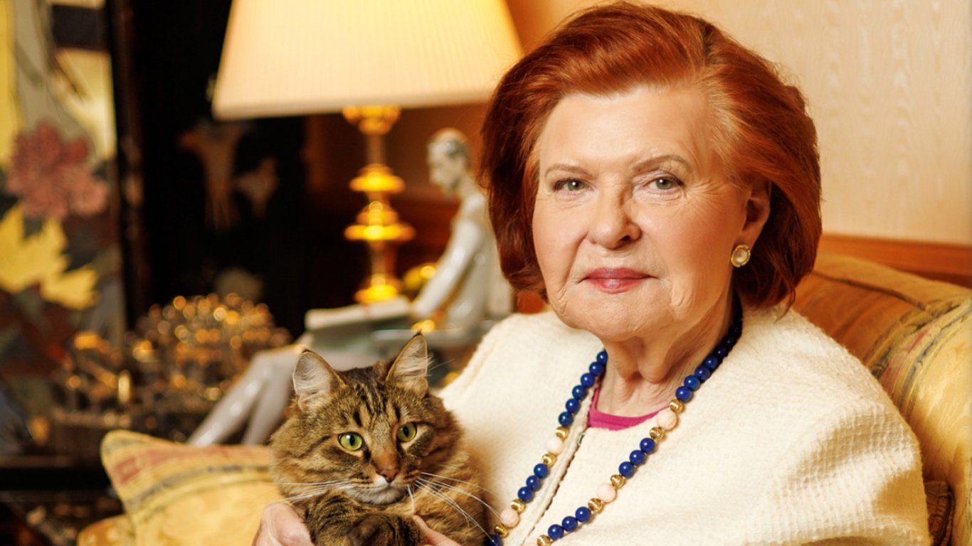 Vaira Vīķe-Freiberga dalās ar skaudru stāstu un uzrunā visas Latvijas sievietes — Santa