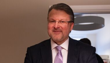 Šlesers dusmīgs par trešdienas protestētāju atstāto «pārsteigumu» — Santa