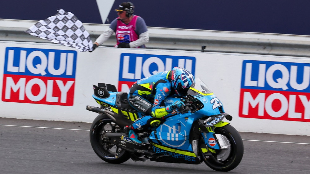 Spānis Fernandess izcīna karjeras pirmo "MotoGP" uzvaru – Motoru sports – Sportacentrs.com