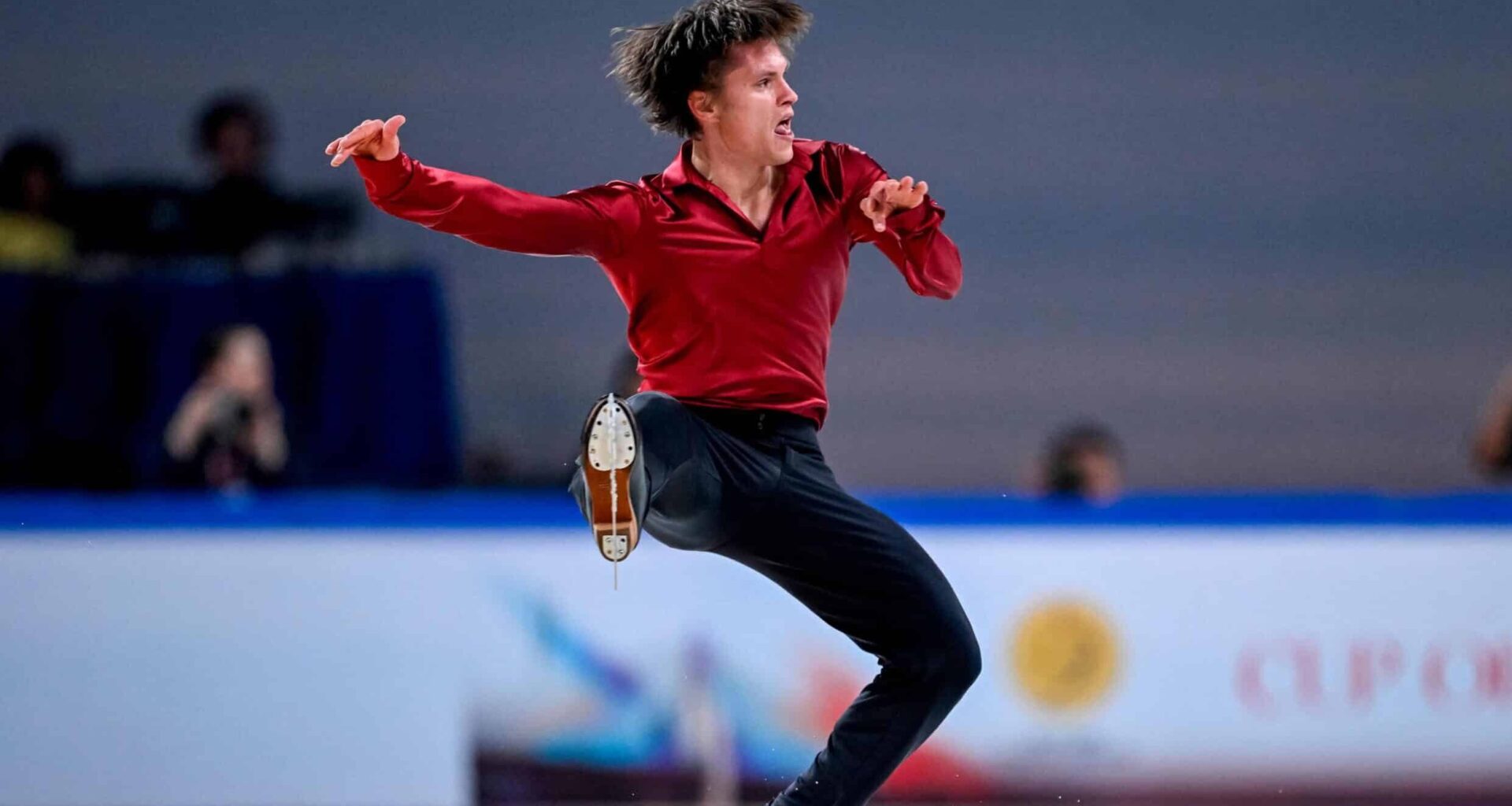 Vasiļjevs "Grand Prix" posma īsajā programmā pārspēj tikai vienu konkurentu